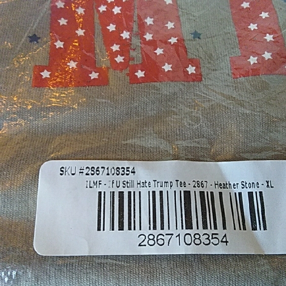 TRUMP Short Sleeve Tee with Red Star Pattern. Brand New In Package. Womens XL. - Picture 4 of 5